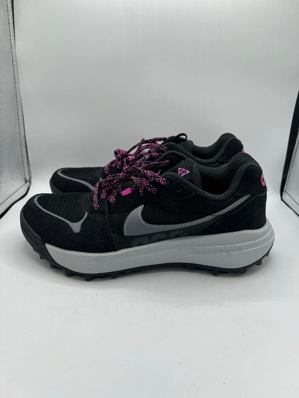 Nike ACG Lowcate “Black Grey Hyper Violet” size 5 men/6.5 womens
